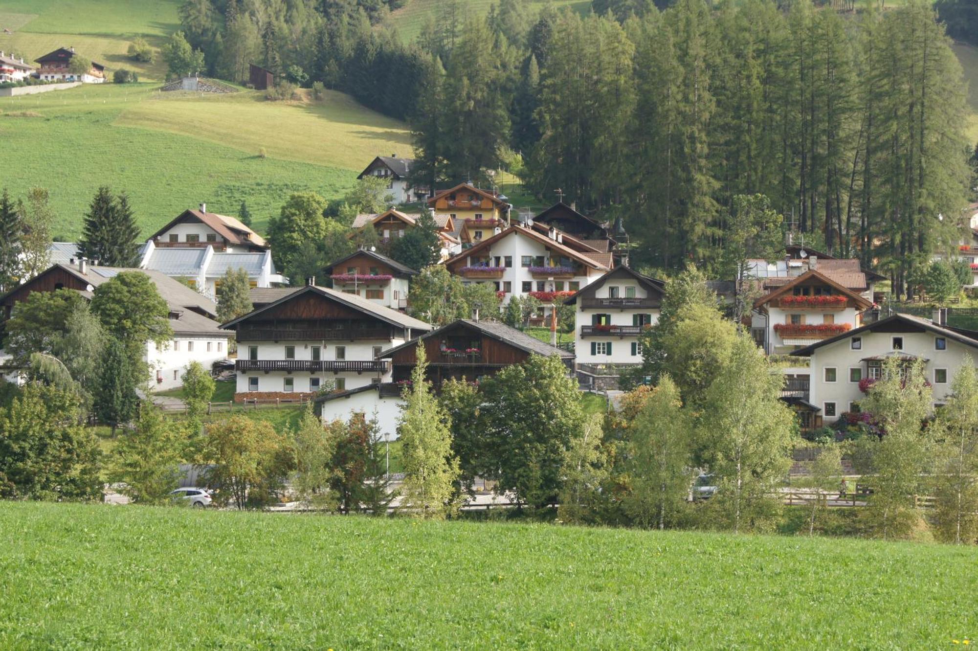 Ferienwohnungen Am Laerchenweg Sexten Exterior photo